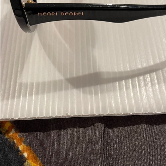 Henri Bendel Heart-Shaped Sunglasses - Picture 4 of 7